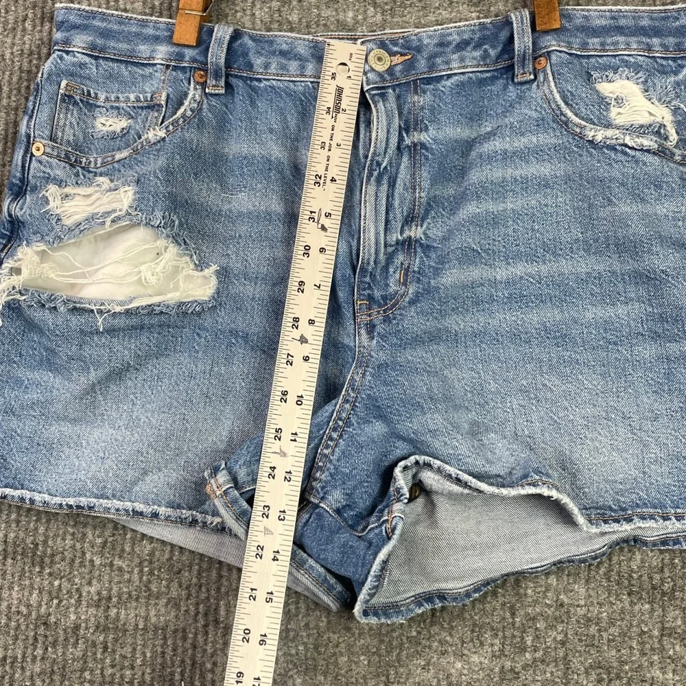 American Eagle Mom Shorts Womens 18 Blue Distressed Denim High Waisted Raw Hem